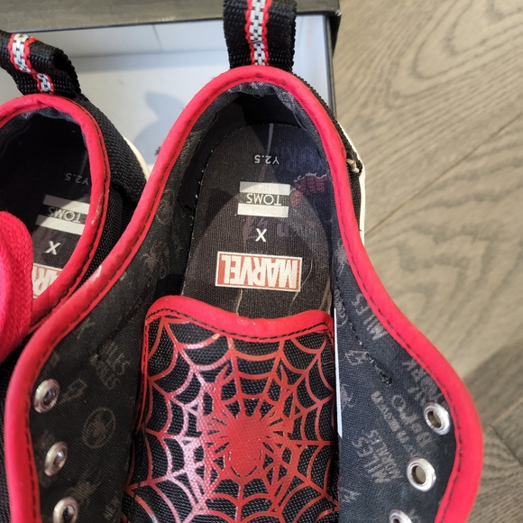 Toms x Marvel spiderman shoes 2.5 youth - Picture 4 of 11